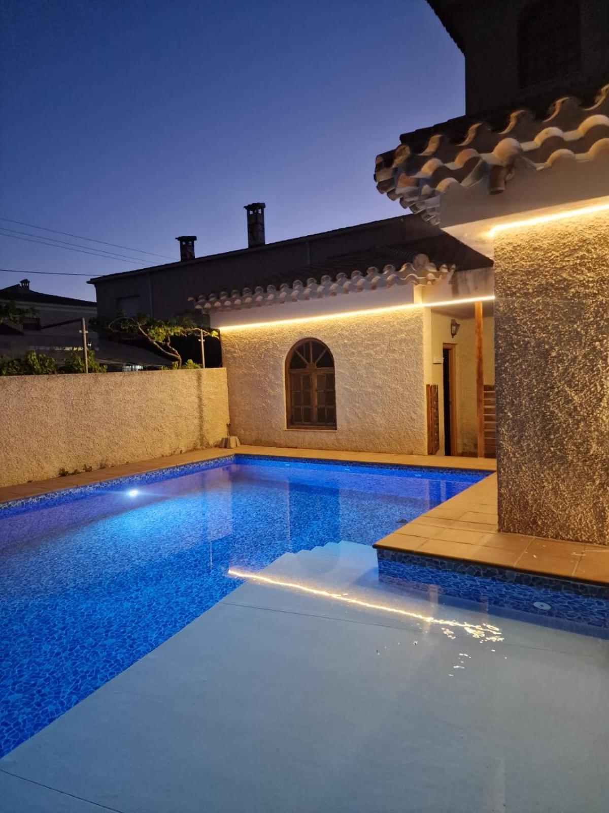 Villa Los Dulces-Piscina Privada 莱图尔 外观 照片